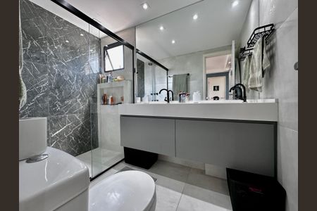 Apartamento à venda com 140m², 3 quartos e 3 vagas Apartamento à venda com 140m², 3 quartos e 3 vagasBanheiro Suíte 2