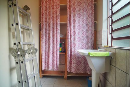 Casa à venda com 100m², 3 quartos e 1 vagaÁrea de Serviço