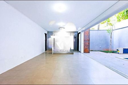 Casa à venda com 370m², 3 quartos e 2 vagas