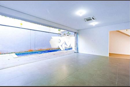 Casa à venda com 370m², 3 quartos e 2 vagas