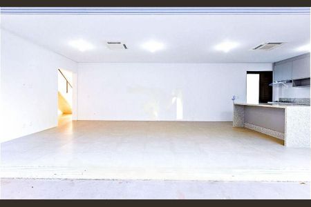 Casa à venda com 370m², 3 quartos e 2 vagas