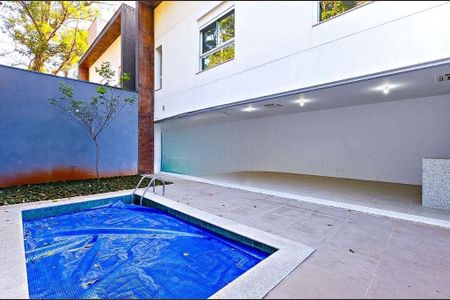 Casa à venda com 370m², 3 quartos e 2 vagas
