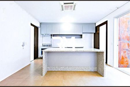 Casa à venda com 370m², 3 quartos e 2 vagas