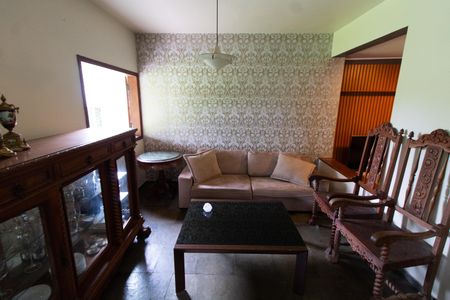 Casa de condomínio à venda com 230m², 3 quartos e 4 vagas Casa de condomínio à venda com 230m², 3 quartos e 4 vagasSala