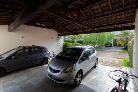 Casa de condomínio à venda com 230m², 3 quartos e 4 vagas Casa de condomínio à venda com 230m², 3 quartos e 4 vagasGaragem