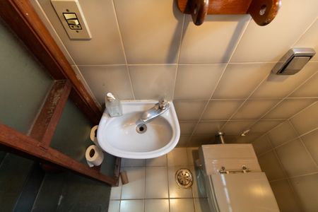 Casa de condomínio à venda com 230m², 3 quartos e 4 vagas Casa de condomínio à venda com 230m², 3 quartos e 4 vagasLavabo