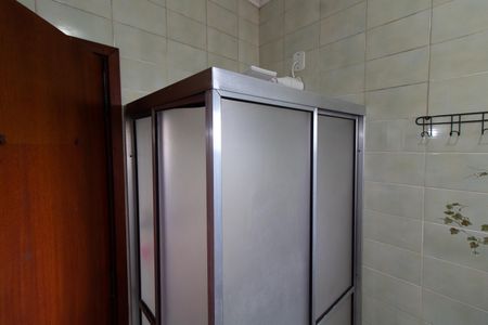 Casa de condomínio à venda com 230m², 3 quartos e 4 vagas Casa de condomínio à venda com 230m², 3 quartos e 4 vagasBanheiro da Suíte