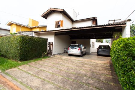 Casa de condomínio à venda com 230m², 3 quartos e 4 vagas Casa de condomínio à venda com 230m², 3 quartos e 4 vagasFachada