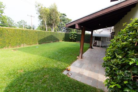 Casa de condomínio à venda com 230m², 3 quartos e 4 vagas Casa de condomínio à venda com 230m², 3 quartos e 4 vagasÁrea Externa