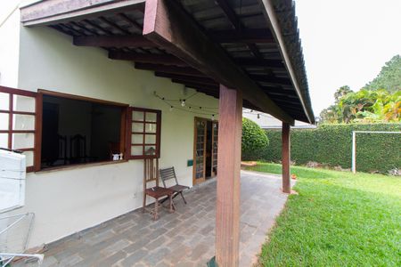 Casa de condomínio à venda com 230m², 3 quartos e 4 vagas Casa de condomínio à venda com 230m², 3 quartos e 4 vagasÁrea Externa