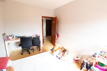 Casa de condomínio à venda com 230m², 3 quartos e 4 vagas Casa de condomínio à venda com 230m², 3 quartos e 4 vagasQuarto 2