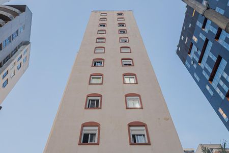 Apartamento para alugar com 75m², 2 quartos e 1 vagaFachada