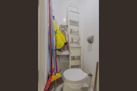 Apartamento para alugar com 75m², 2 quartos e 1 vagaÁrea de Serviço - Banheiro