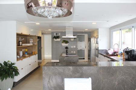 Casa de condomínio para alugar com 1000m², 4 quartos e 6 vagasCozinha