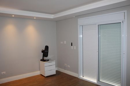 Casa de condomínio para alugar com 1000m², 4 quartos e 6 vagasSuíte 3