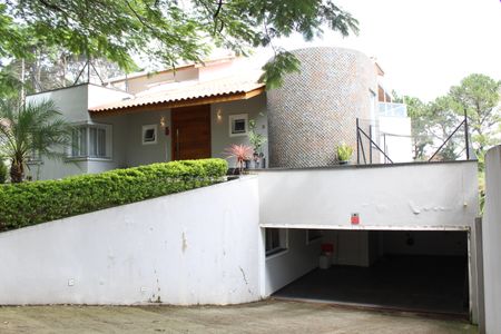 Casa de condomínio para alugar com 1000m², 4 quartos e 6 vagasFachada