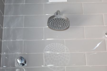 Casa de condomínio para alugar com 1000m², 4 quartos e 6 vagasBanheiro da Suíte 3