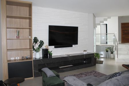 Casa de condomínio para alugar com 1000m², 4 quartos e 6 vagasSala 2