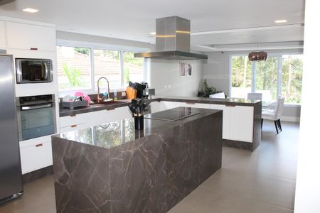 Casa de condomínio para alugar com 1000m², 4 quartos e 6 vagasCozinha