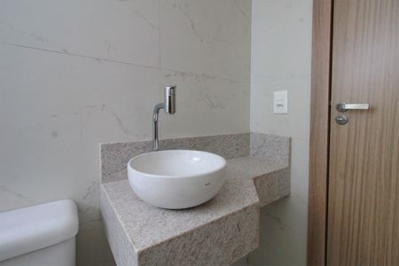 Apartamento à venda com 50m², 2 quartos e 2 vagasBanheiro da Suíte