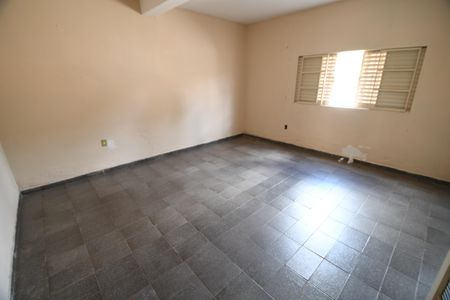 Casa à venda com 253m², 3 quartos e 3 vagasSala 2 - Fundos