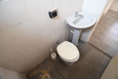 Casa à venda com 253m², 3 quartos e 3 vagasBanheiro de serviço