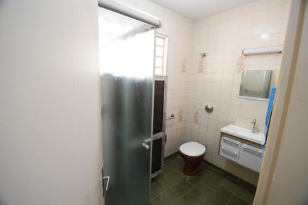 Casa à venda com 253m², 3 quartos e 3 vagasBanheiro 2