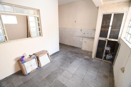 Casa à venda com 253m², 3 quartos e 3 vagasSala 3 - Fundos