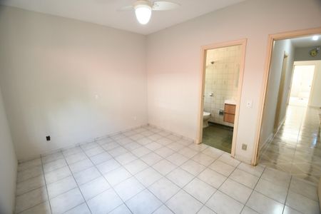 Casa à venda com 253m², 3 quartos e 3 vagasQuarto 3 - Suíte