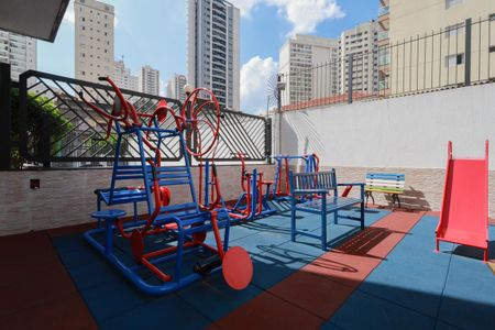 Apartamento à venda com 97m², 3 quartos e 2 vagas Apartamento à venda com 97m², 3 quartos e 2 vagasÁrea comum - Academia ao ar livre