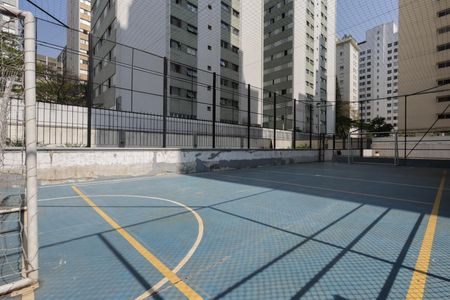 Apartamento à venda com 97m², 3 quartos e 2 vagas Apartamento à venda com 97m², 3 quartos e 2 vagasÁrea comum - Quadra esportiva