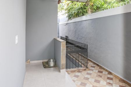 Casa à venda com 342m², 4 quartos e 8 vagasCorredor Externo