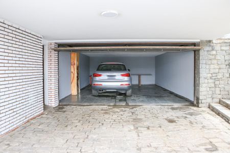 Casa à venda com 342m², 4 quartos e 8 vagasGaragem
