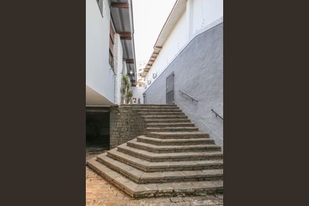 Casa à venda com 342m², 4 quartos e 8 vagasEntrada