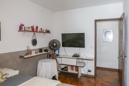 Casa à venda com 342m², 4 quartos e 8 vagasQuarto 2