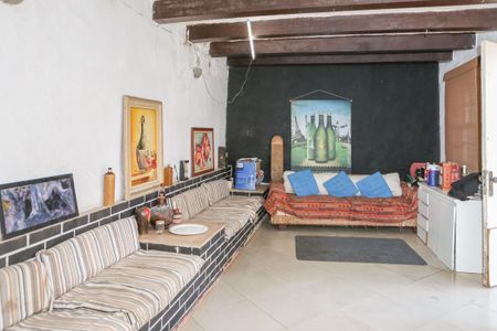 Casa à venda com 342m², 4 quartos e 8 vagasSalão