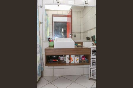 Casa à venda com 342m², 4 quartos e 8 vagasBanheiro Social