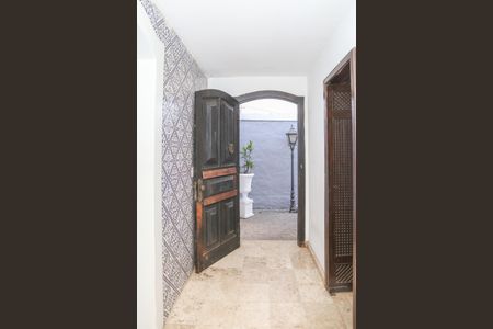 Casa à venda com 342m², 4 quartos e 8 vagasEntrada