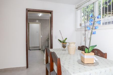 Casa à venda com 342m², 4 quartos e 8 vagasSala