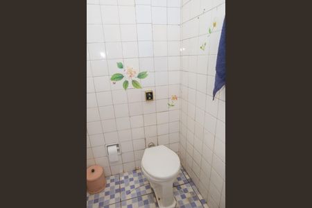 Casa à venda com 342m², 4 quartos e 8 vagasBanheiro do Salão