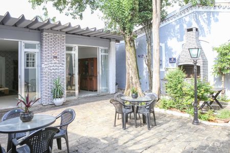 Casa à venda com 342m², 4 quartos e 8 vagasChurrasqueira