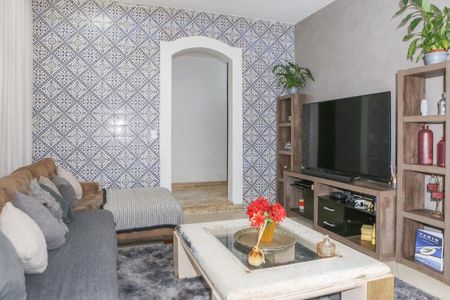 Casa à venda com 342m², 4 quartos e 8 vagasSala