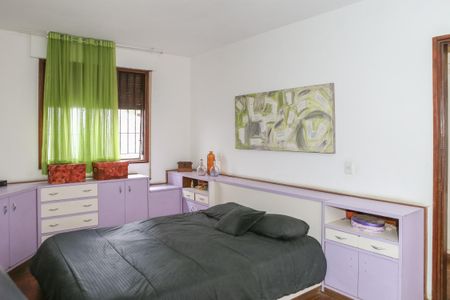 Casa à venda com 342m², 4 quartos e 8 vagasSuíte