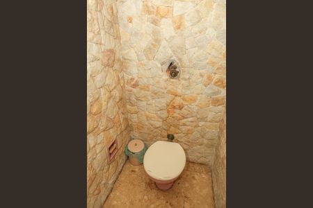 Casa à venda com 342m², 4 quartos e 8 vagasLavabo