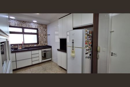 Apartamento à venda com 130m², 3 quartos e 3 vagas Apartamento à venda com 130m², 3 quartos e 3 vagasCozinha