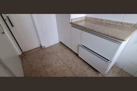Apartamento à venda com 130m², 3 quartos e 3 vagas Apartamento à venda com 130m², 3 quartos e 3 vagasÁrea de Serviço