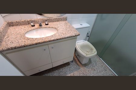 Apartamento à venda com 130m², 3 quartos e 3 vagas Apartamento à venda com 130m², 3 quartos e 3 vagasBanheiro Suíte 1