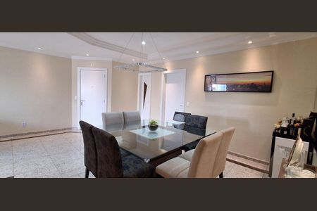 Apartamento à venda com 130m², 3 quartos e 3 vagas Apartamento à venda com 130m², 3 quartos e 3 vagasSala de jantar