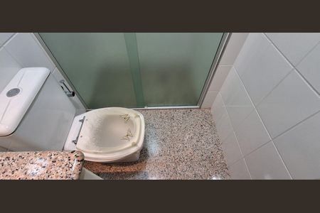 Apartamento à venda com 130m², 3 quartos e 3 vagas Apartamento à venda com 130m², 3 quartos e 3 vagasBanheiro Suíte 1