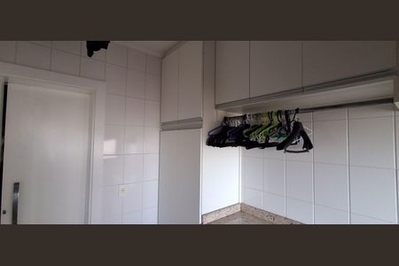 Apartamento à venda com 130m², 3 quartos e 3 vagas Apartamento à venda com 130m², 3 quartos e 3 vagasÁrea de Serviço